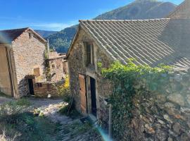 Charmant petit gîte au cœur de l’Ardèche, hótel í Saint-Mélany