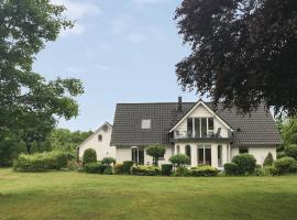 Awesome Home In Brande With 4 Bedrooms, hotel i Brande