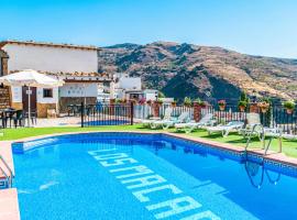 Amazing Home In Mecina Bombarn With Outdoor Swimming Pool, Wifi And 1 Bedrooms, hótel í Mecina Bombarón
