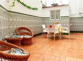 3 Bedroom Cozy Apartment In Huelva