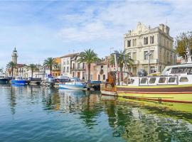 2 Bedroom Amazing Home In Aigues-Mortes、エーグ・モルトのホテル