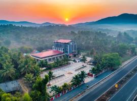 Hotel Aaradhya Adorer, hotel v destinaci Kudāl
