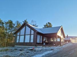 Awesome Home In Lyngdal With Wifi And 4 Bedrooms, hotel en Lyngdal