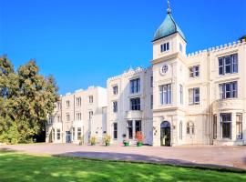 Botleigh Grange Hotel - Pool & Spa under renovation, hotel en Southampton