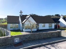 4 bedroom Holiday Home In Union Hall, West Cork, Hotel mit Parkplatz in Union Hall