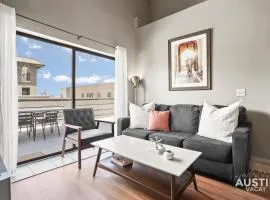 King Beds and Patio Dining in ATX West Campus Gem