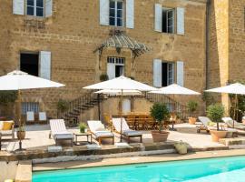 Refurbished Chateau Sleeps 20 with Luxury Pool, hotel v mestu Ornézan