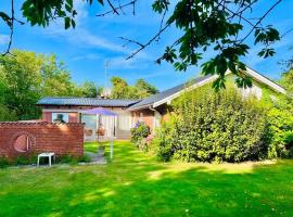 Rummelig sommerhus i Gilleje, family hotel in Gilleleje