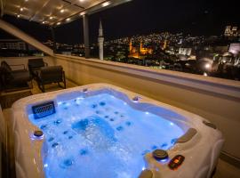 Sky Penthouse Old Bridge with sauna and jacuzzi, hotel i Mostar