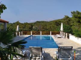 Villa Adriana, hotel with pools in Selca