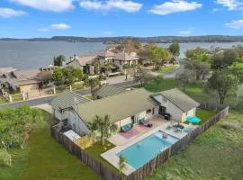 New Listing House with Lake View Pet Friendly