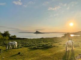 The Tidal Shore - Adults Only -, holiday home in Marazion