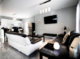 The Prospect Point Penthouse- Yard & Parking, Minutes From Falls & Casino by Niagara Hospitality, hotel di Niagara Falls