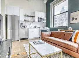 Loop 1BR w Lounge Rooftop nr Art Institute CHI-103