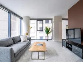 Loop 1BR w Gym Pool nr Financial District CHI-233