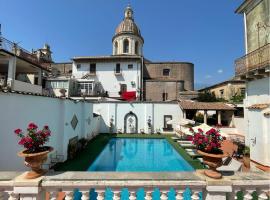 Don Camillo Suites – hotel w mieście Riposto