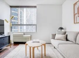 Streeterville 1BR w Gym Pool nr Navy Pier CHI-412