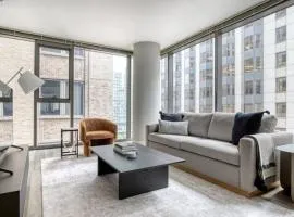 Loop 1BR w Gym Pool Lounge 1 block from L CHI-696
