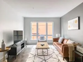 Bellevue 1br w wd gym lounge nr Downtown Park SEA-528