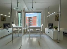 Luminous Studio 15min To Center with WiFi & Netflix, apartment in Helsinki