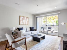 Mountain View 2BR w Gym Spa Parking nr Dining SFO-380, hotel i Mountain View