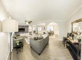 In-Shower Sauna, Fenced Yard w Deck & BBQ Near ATL