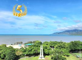 Cairns Luxury Seaview Apartment, hotel near Cairns Base Hospital, Cairns
