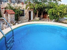 Belvilla by OYO Villa Barone Guest House, guest house in Casarano