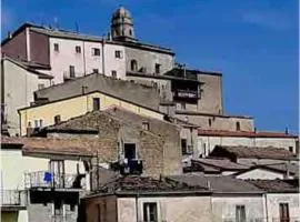 CASA VACANZE nel centro storico con vista sul borgo, terrazzo, cucina, garage