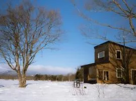 小さな森の貸し切り宿Forest-House-Ranapirica