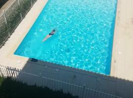 Appartement Terrasse panoramique Piscine: Montpellier şehrinde bir havuzlu otel