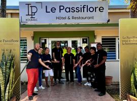 Le Passiflore – hotel w mieście Koumac