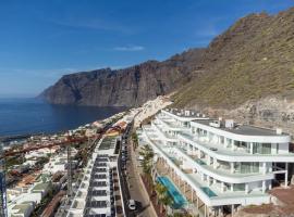 Crystal I Luxury Apartments by EnjoyaHome, hôtel à Santiago del Teide près de : Los Gigantes