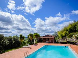 Simple Wooden house โรงแรมในMoçarria