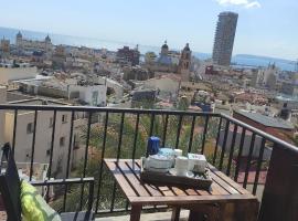 Charming house in the historic old town, hotell i Alicante