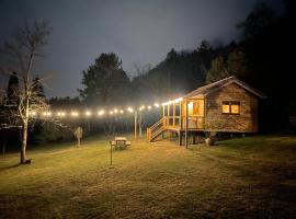 Mas des Poutres - Tinyhouse, hotel econômico em Charmes-sur-lʼHerbasse