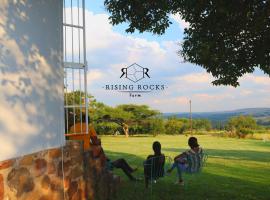 Relaxing Mountain FarmStay w hikes, boma, pool, apartment in Magaliesburg