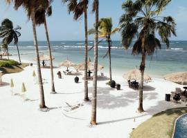 AmazINN Places Playa Escondida SeaView, hotell i nærheten av Armando Dely Valdes stadion i María Chiquita