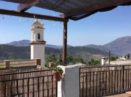 La casa rural de Paco y Ana, hotel in Pitres