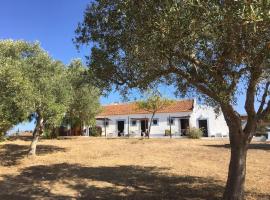 Casas na Vinha - Monte da Casteleja, Wine Estate - Eco Turismo Rural, hotel in Lagos