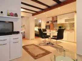 2 Bedroom Nice Apartment In Lovran