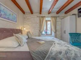 DIVA 2,stylish Old Town studio apartment near beach
