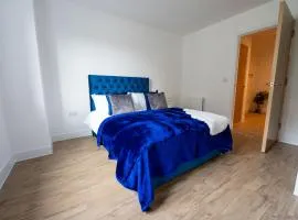 Newly Built Spacious Apartment easily accessible to Luton Airport, Town centre and station
