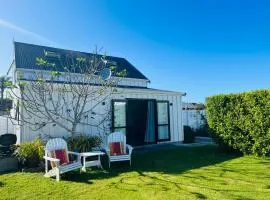 The Cottage at 95a - self contained, quiet and peaceful