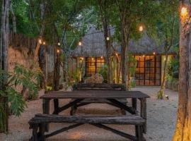 Villa Un - Xook Holistic, Hotel in Francisco Uh May