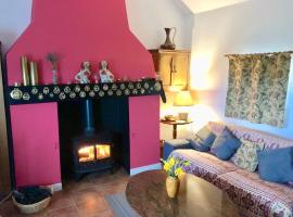 Tornaroan Cottage, accessible hotel in Ballycastle