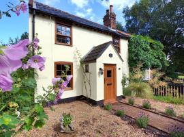 Rose Cottage, 2 Bedroom Cottage with character, near Southwold, hotelli kohteessa Wrentham