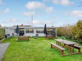 Stunning Apartment In Nex&oslash; With Wifi, 4-stjernet hotel i Neks&oslash;