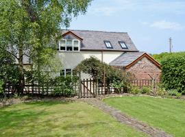 Woodhouse Cottage, hotel with parking in Hawarden