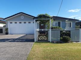 Located between picturesque Lake Illawarra and Windang beach, casa per le vacanze a Windang
